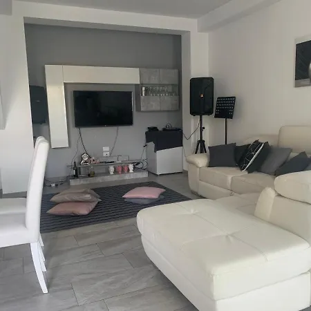 Villa In Affitto Ragalna
